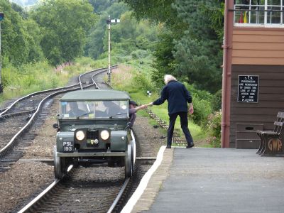 'Plimsoll' arrives at Hampton Loade