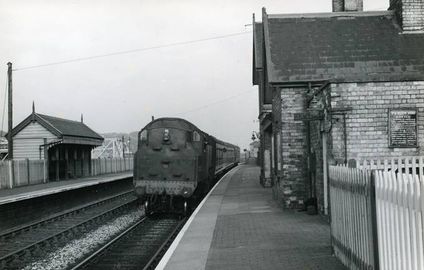 A Westbound Severn Valley service waits in the station in June 1961 (Sellick Collection)
