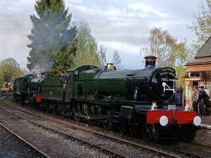 2025: 7802 Bradley Manor and 7812 Erlestoke Manor approaching Highley