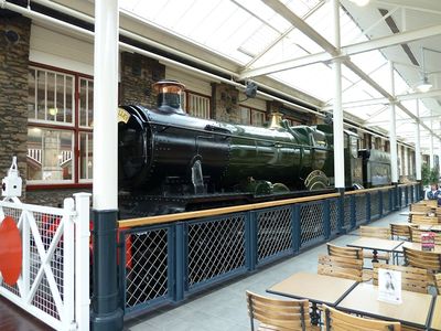 7819 Hinton Manor on display in Swindon in 2011