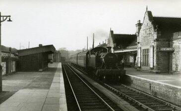 1957: Bridgnorth, southbound GWR Small Prairie 5538 in platform 1 (Sellick Collection)