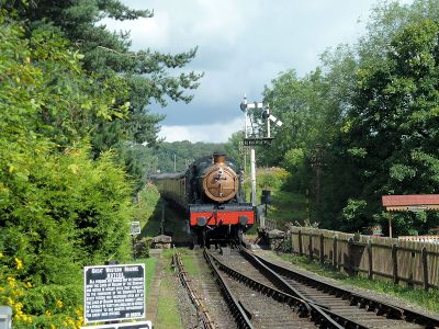 7812 Erlestoke Manor with gold smokebox