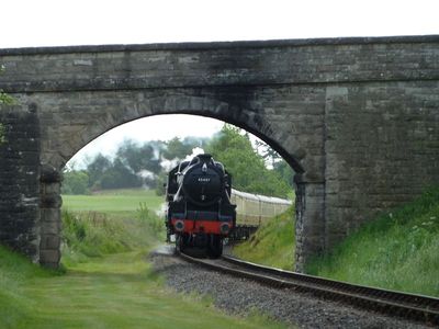 2011: 'Sounds of the 60s' gala guest 45407 at the Accommodation bridge near Crossing Cottage