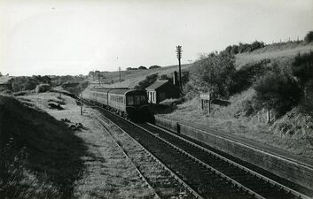 1962: Eardington, a BR DMU at the platform (Sellick Collection)