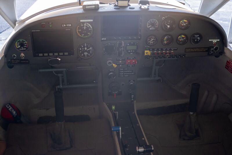 Fil:20250426-LN-YOK Cockpit.jpg
